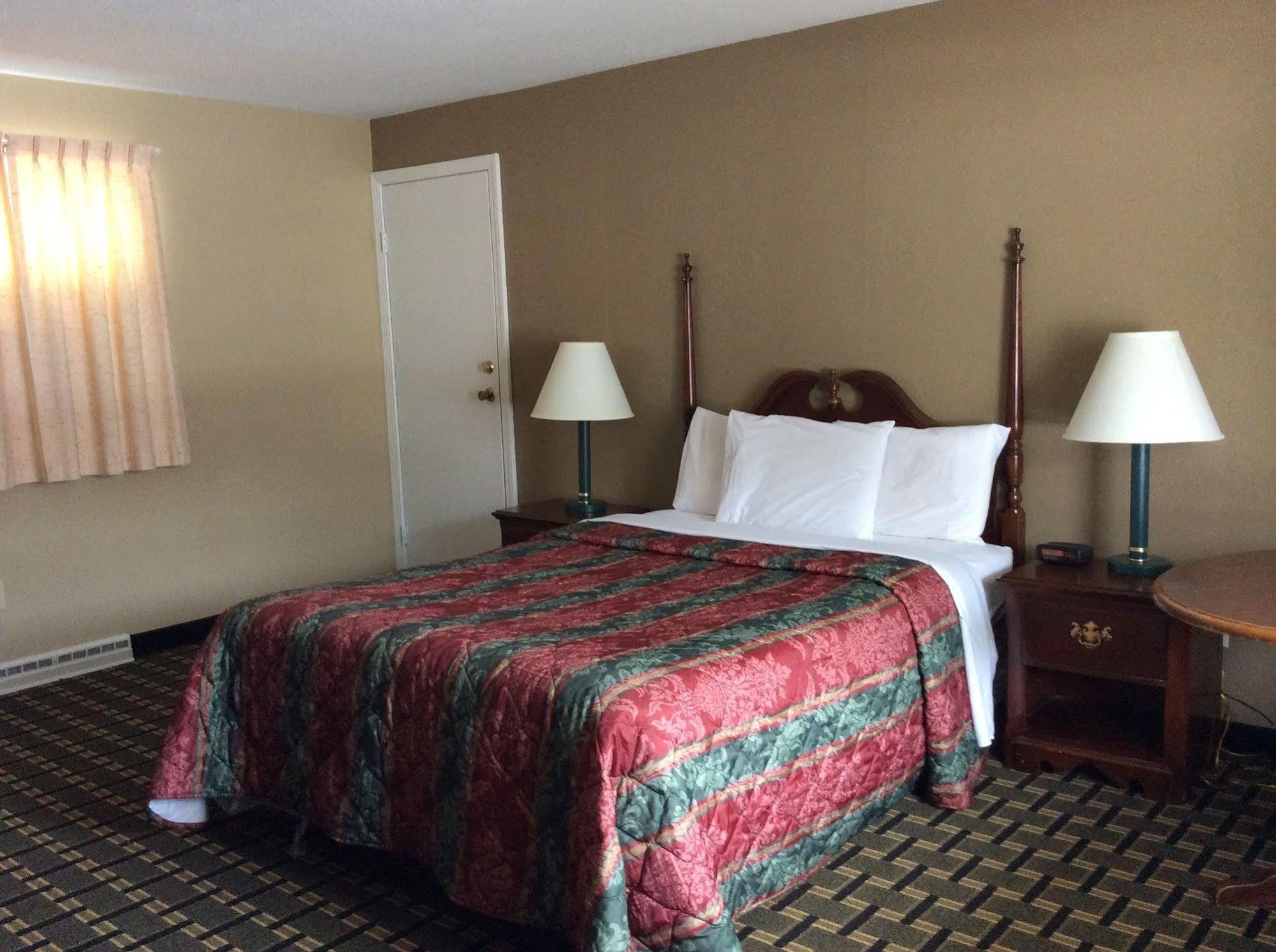 Middlebury Sweets Motel Екстериор снимка