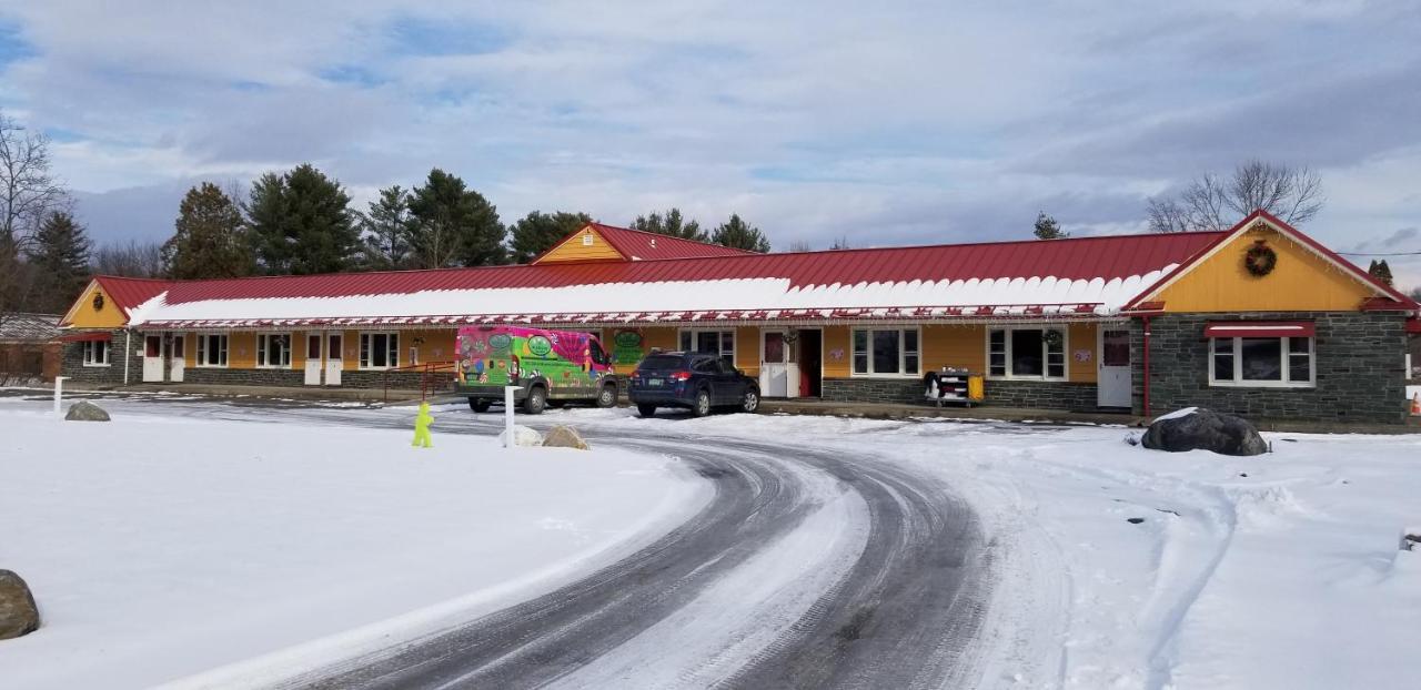 Middlebury Sweets Motel Екстериор снимка