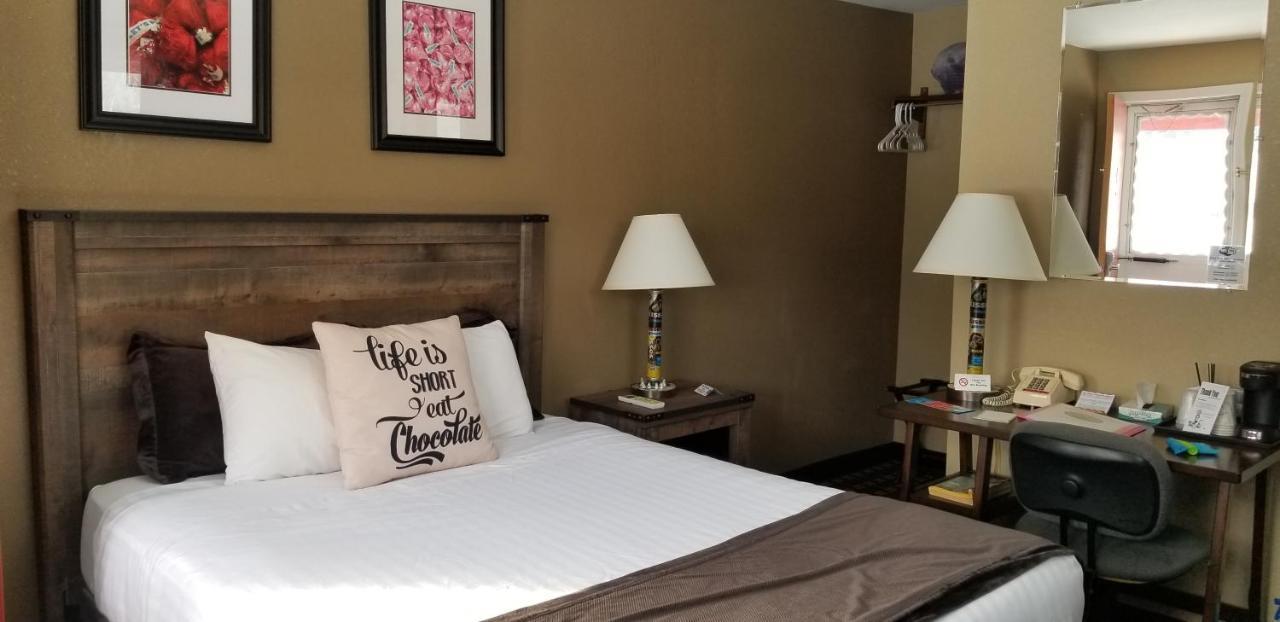 Middlebury Sweets Motel Екстериор снимка