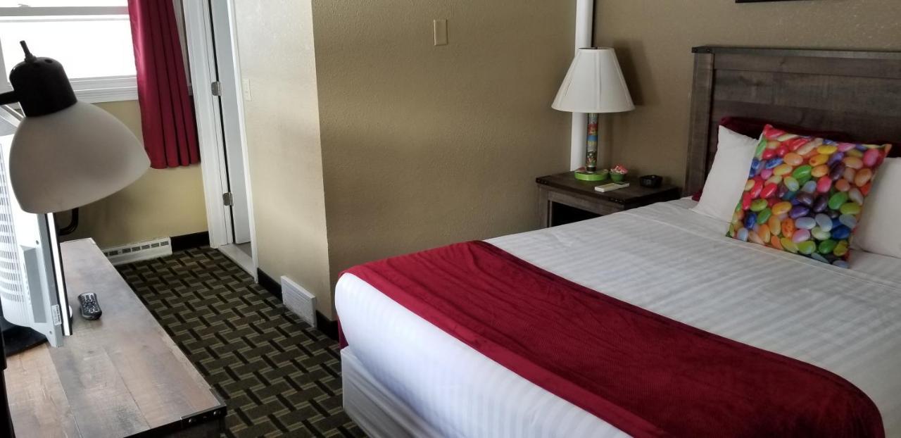 Middlebury Sweets Motel Екстериор снимка