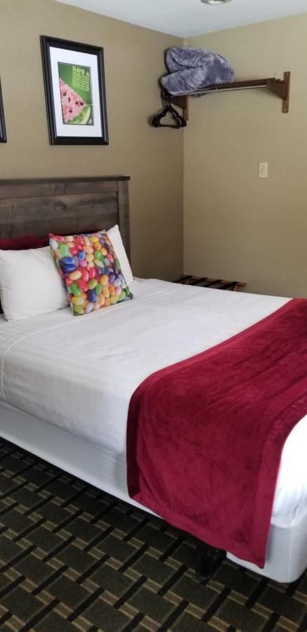 Middlebury Sweets Motel Екстериор снимка