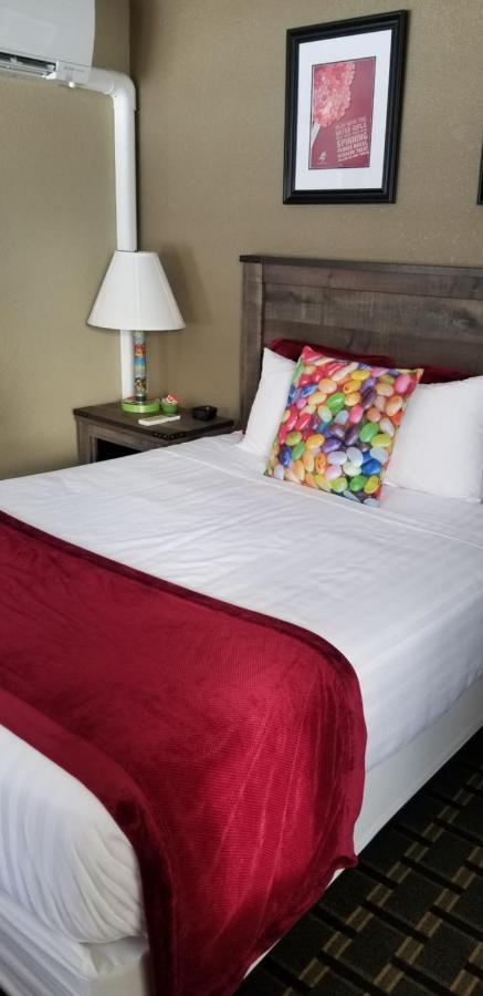 Middlebury Sweets Motel Екстериор снимка